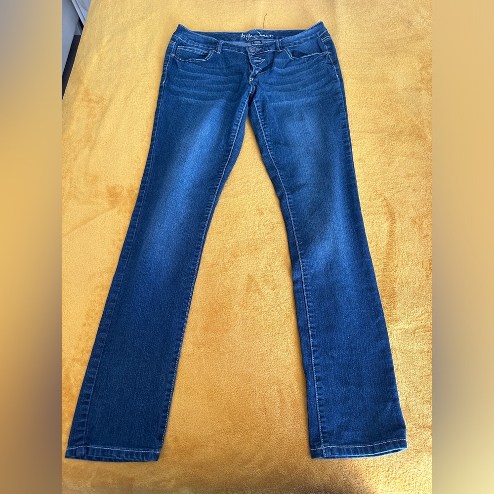 Ariya jeans